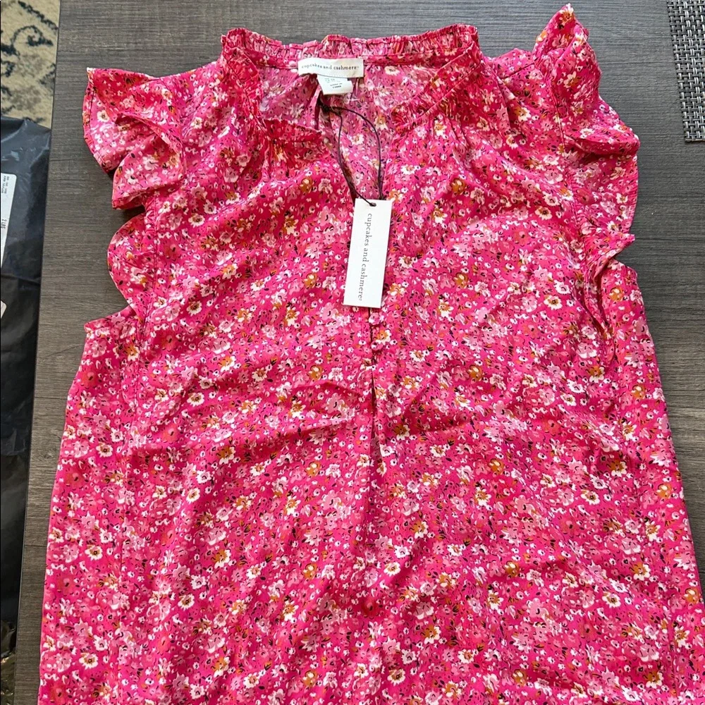 cupcakes & cashmere Fuchsia Pink Floral Ruffle Sleeve Blouse - Picture 1 of 6